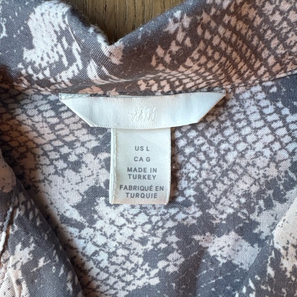 H&M light weight Viscose woven Cropped Drop Shoulder Button Up Shirt L - Picture 6 of 10